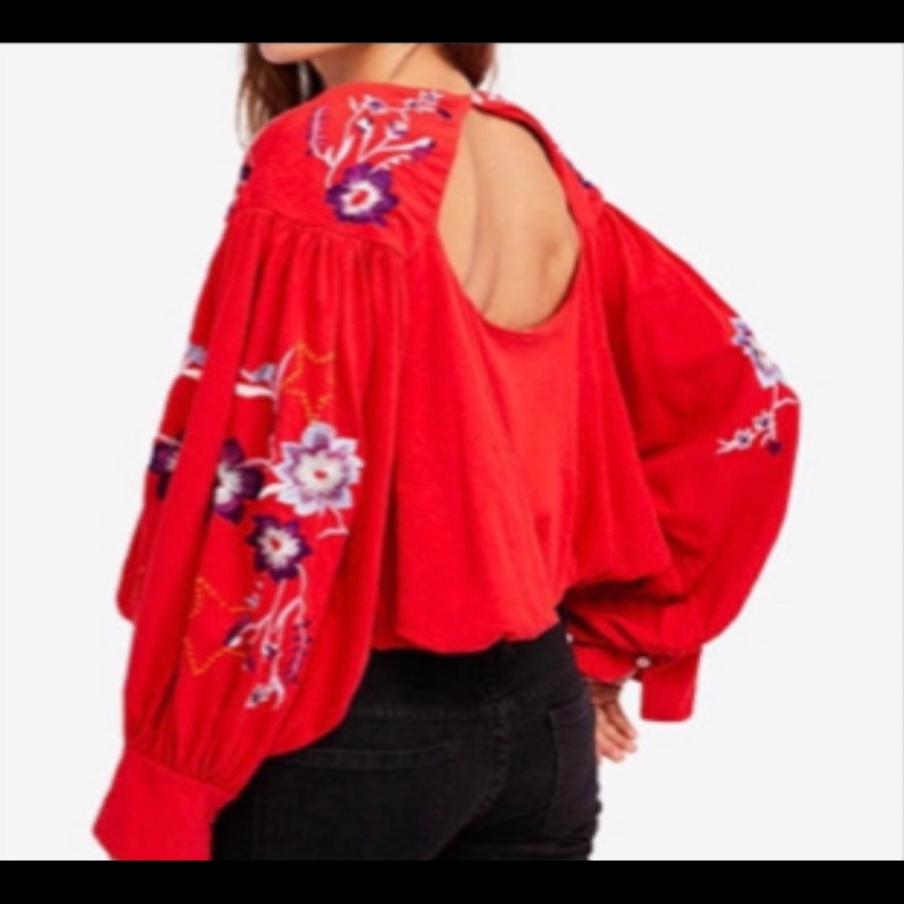 Red blouse - Picture 2 of 9